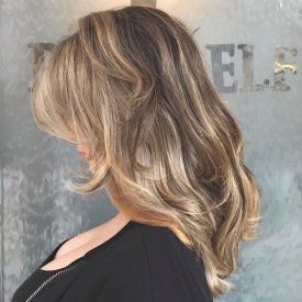 layered-hair-with-blonde-highlights markham
